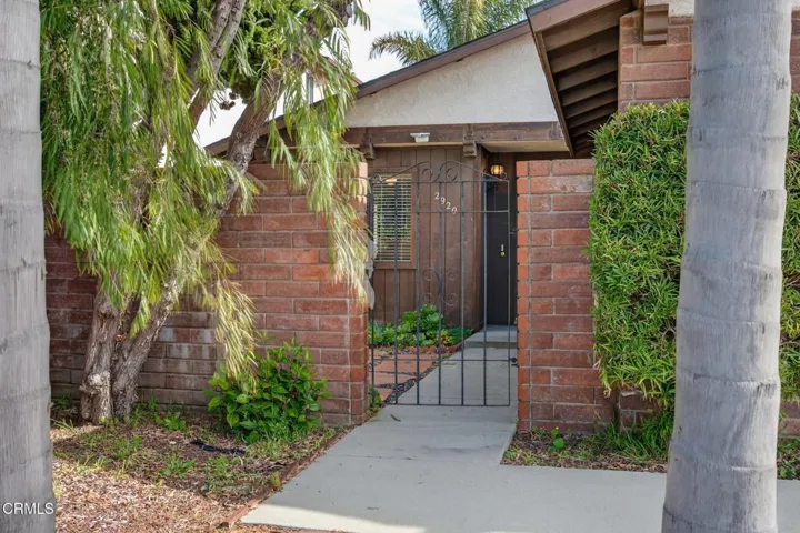 4-web-or-mls-Upmarketmedia_2920Sea-010