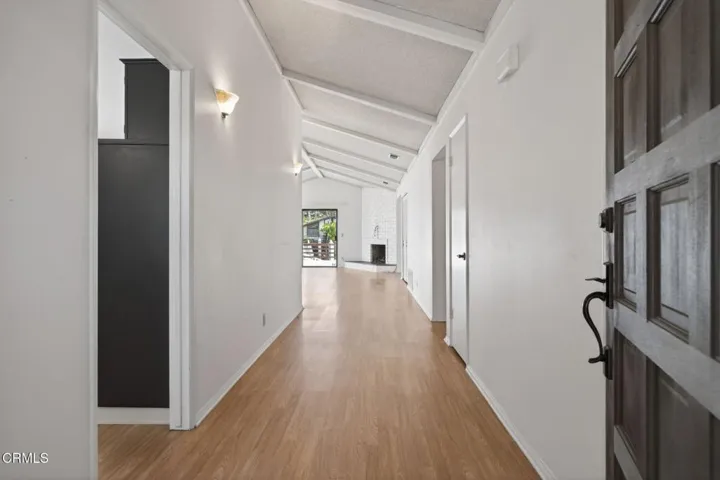 8-web-or-mls-Upmarketmedia_2920Sea-022