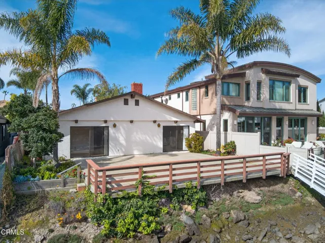 37-web-or-mls-Upmarketmedia_2920Sea-112