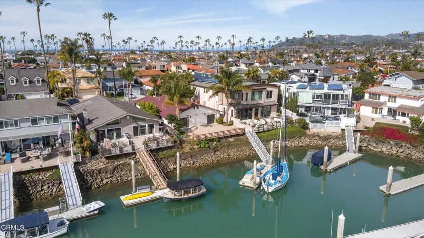 42-web-or-mls-Upmarketmedia_2920Sea-aer-