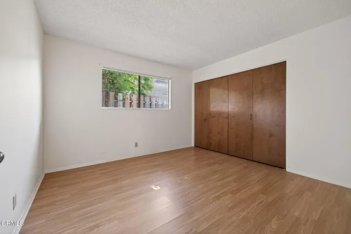 25-web-or-mls-Upmarketmedia_2920Sea-079