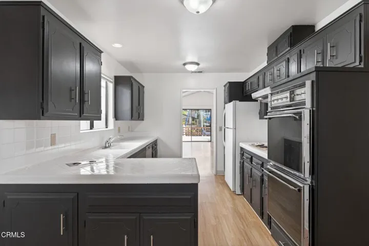 19-web-or-mls-Upmarketmedia_2920Sea-058