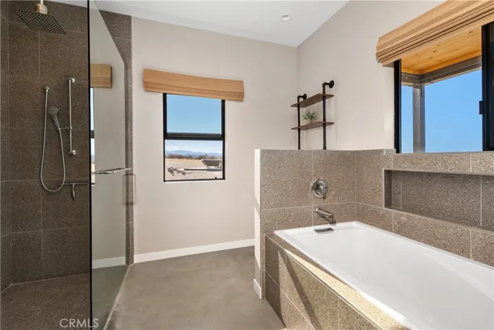 Main Suite Bath
