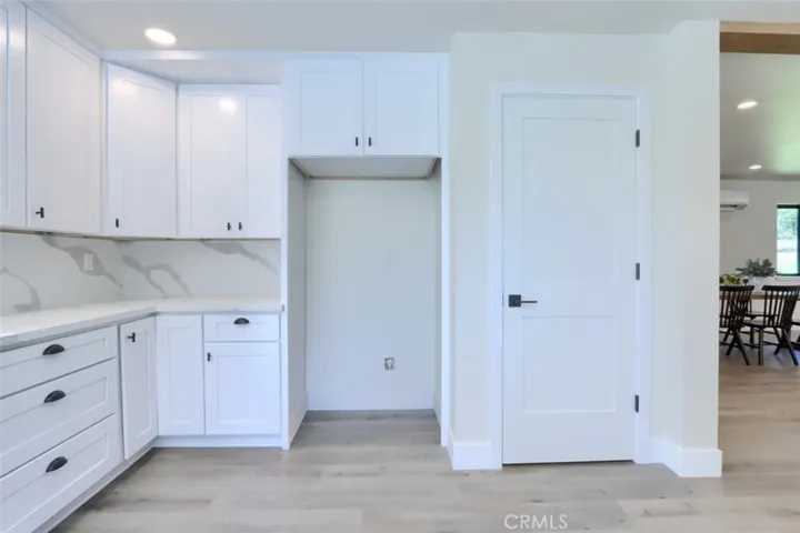 Fridge opening/pantry