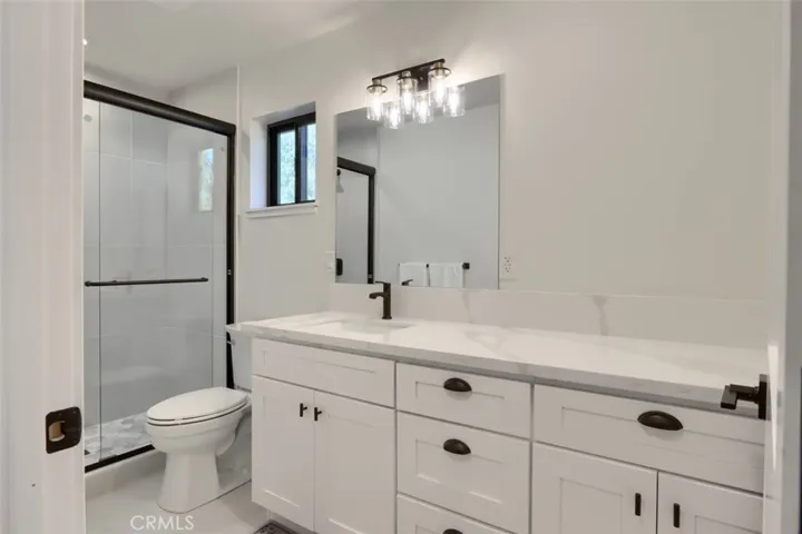 Main floor full bath