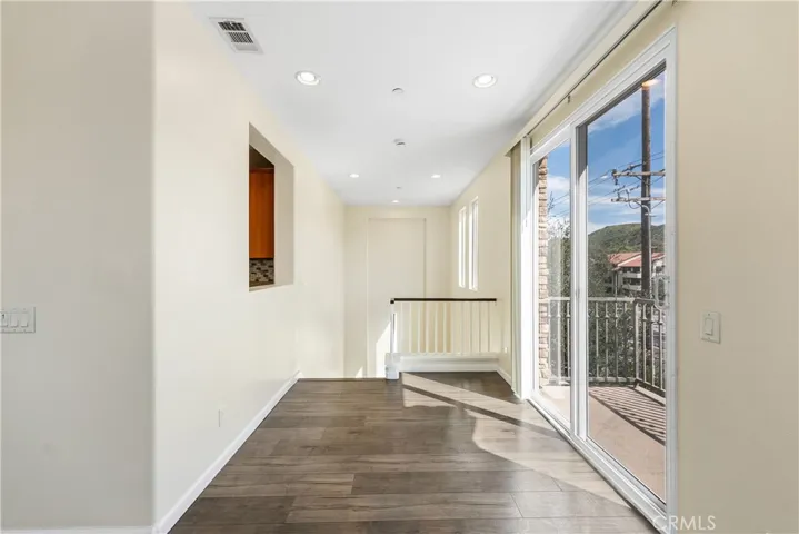 27968 Avalon, Canyon Country, California 91351