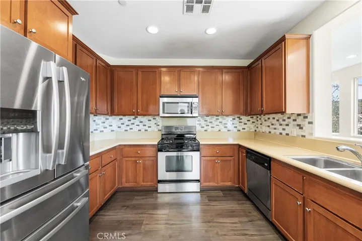 27968 Avalon, Canyon Country, California 91351