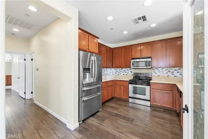27968 Avalon, Canyon Country, California 91351