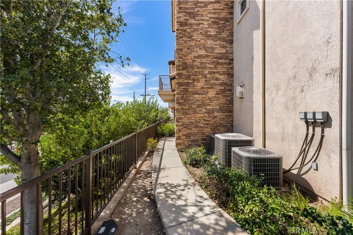 27968 Avalon, Canyon Country, California 91351