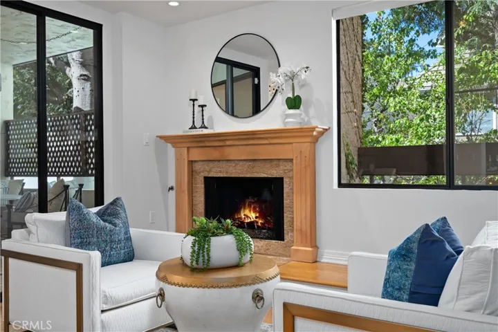 At night, relax by the fireside while taking in the Getty beautifully illuminated in the distance.