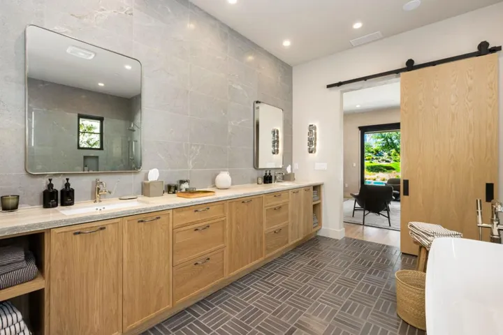 60-web-or-mls-TP_Deacon_0326_060