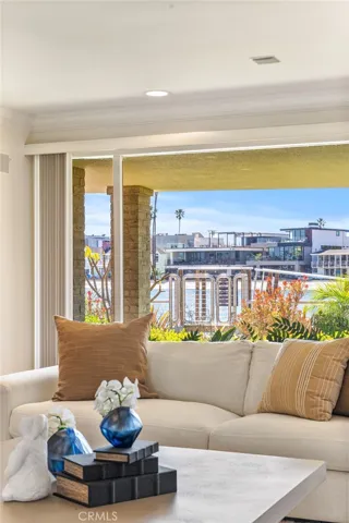 5585 E Corso Di Napoli, Long Beach, California 90803