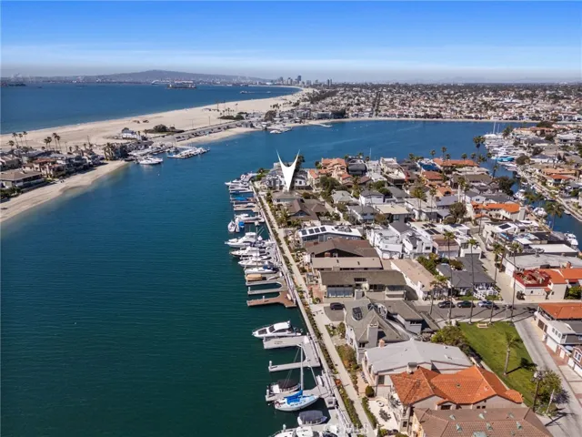 The best of two worlds with bay and beach.