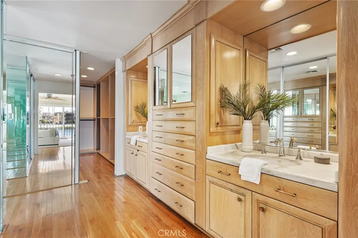 5585 E Corso Di Napoli, Long Beach, California 90803