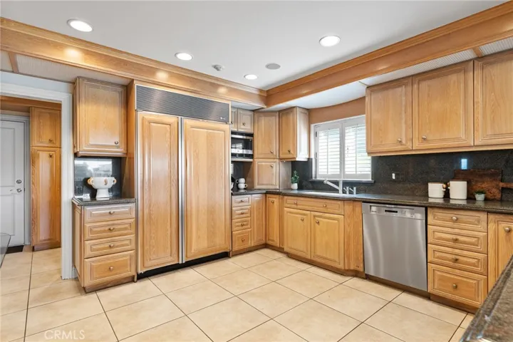 5585 E Corso Di Napoli, Long Beach, California 90803