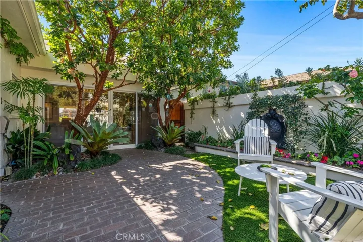 5585 E Corso Di Napoli, Long Beach, California 90803