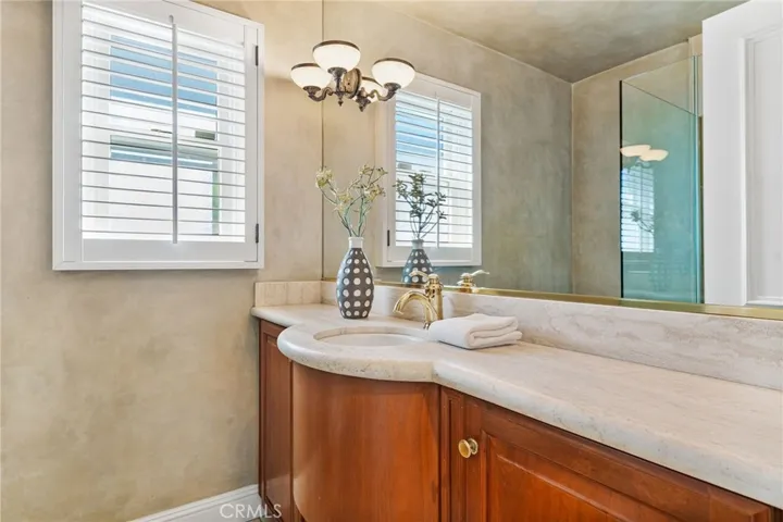 5585 E Corso Di Napoli, Long Beach, California 90803