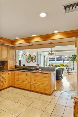 5585 E Corso Di Napoli, Long Beach, California 90803