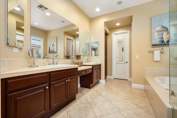 54-web-or-mls-JMShining_OPMG_0326_054