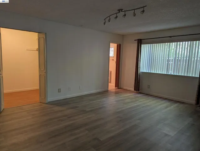 2550 2550 Damuth St, Oakland, California 94602