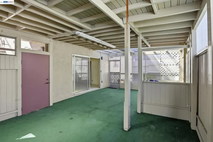 2550 2550 Damuth St, Oakland, California 94602