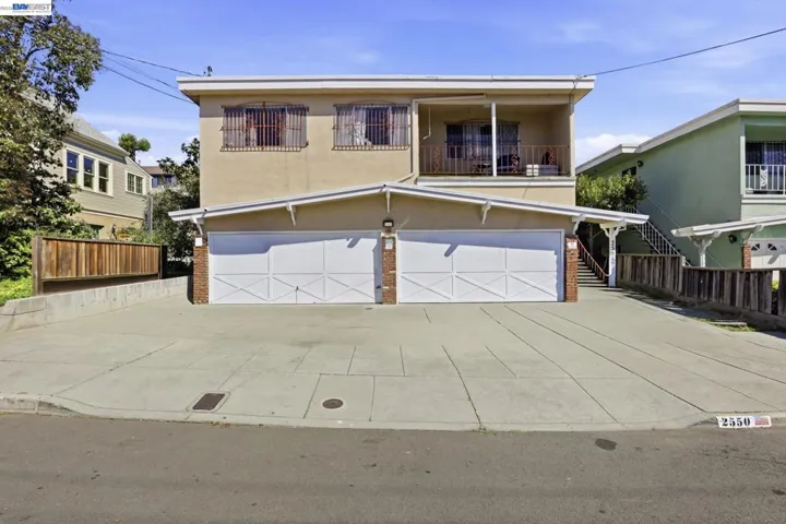 2550 2550 Damuth St, Oakland, California 94602