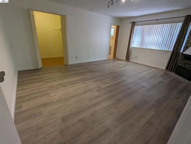 2550 2550 Damuth St, Oakland, California 94602