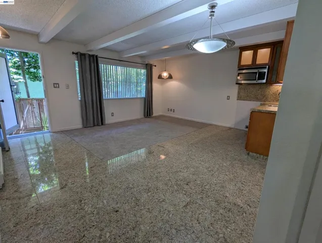 2550 2550 Damuth St, Oakland, California 94602