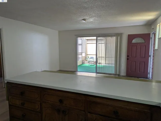 2550 2550 Damuth St, Oakland, California 94602