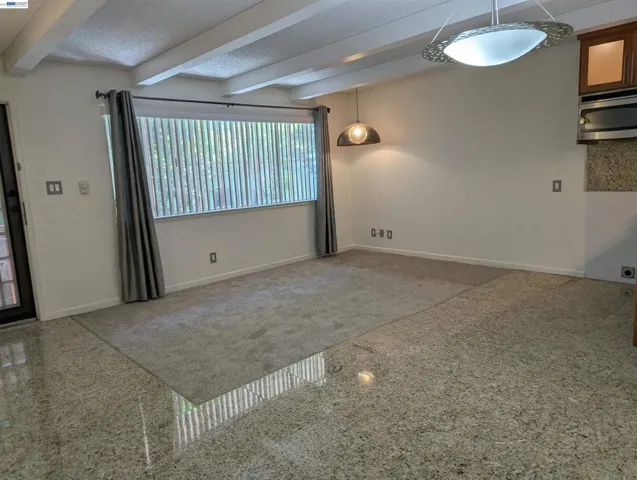 2550 2550 Damuth St, Oakland, California 94602