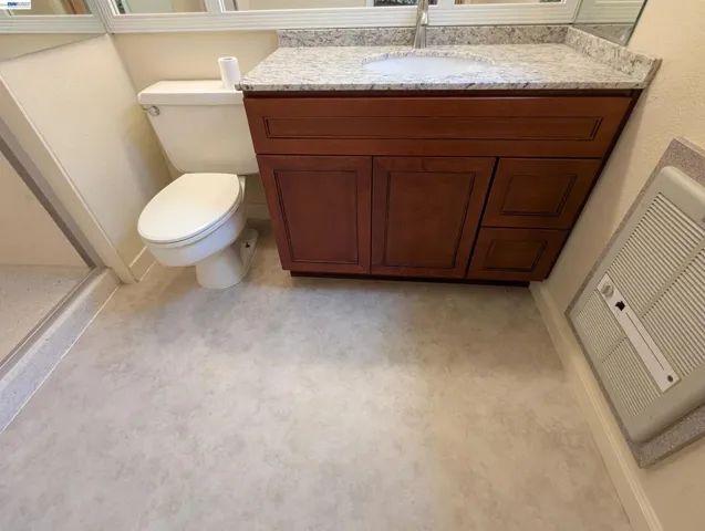2550 2550 Damuth St, Oakland, California 94602