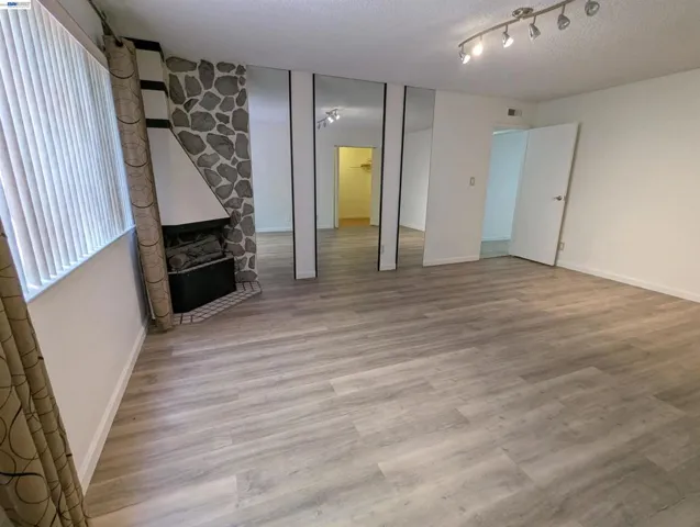 2550 2550 Damuth St, Oakland, California 94602