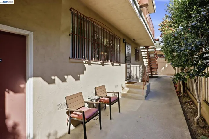 2550 2550 Damuth St, Oakland, California 94602