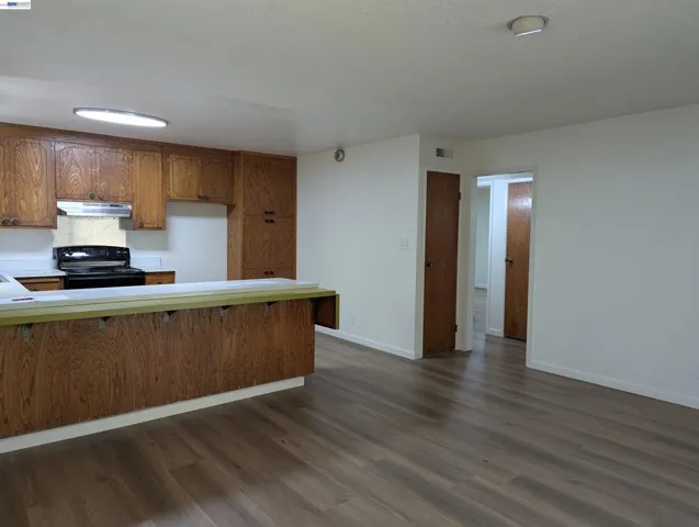 2550 2550 Damuth St, Oakland, California 94602