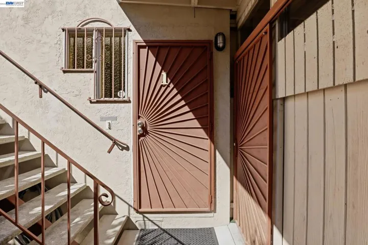 2550 2550 Damuth St, Oakland, California 94602
