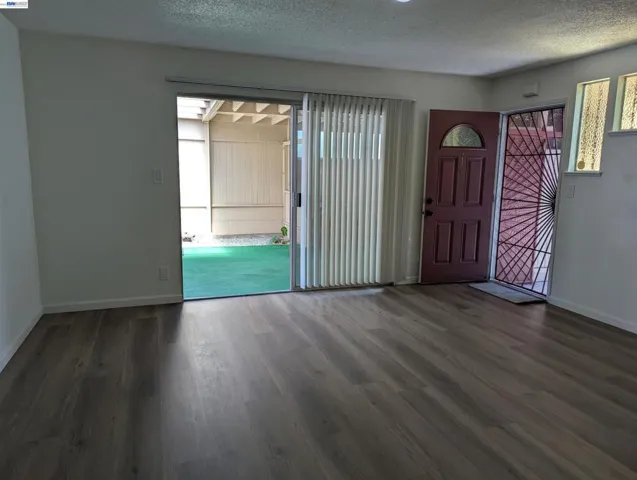 2550 2550 Damuth St, Oakland, California 94602