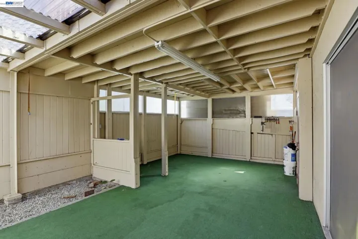 2550 2550 Damuth St, Oakland, California 94602