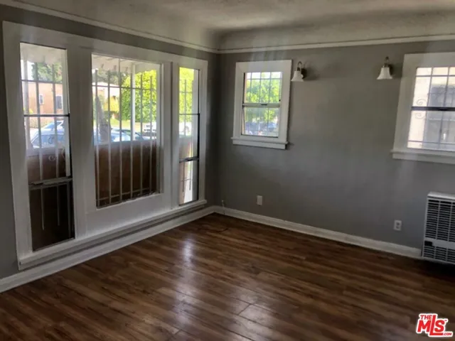 Living room vacant unit