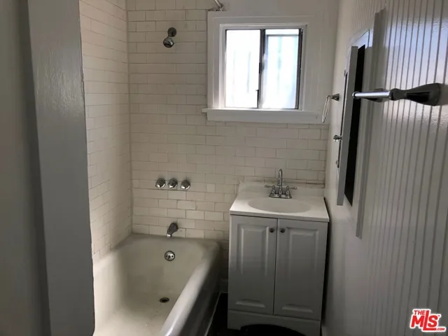 Bathroom Unit 622