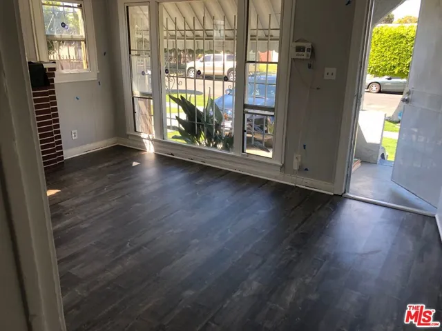 Living room unit 620