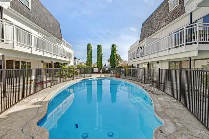 1945 Mount Vernon Court 3, Mountain View, California 94040