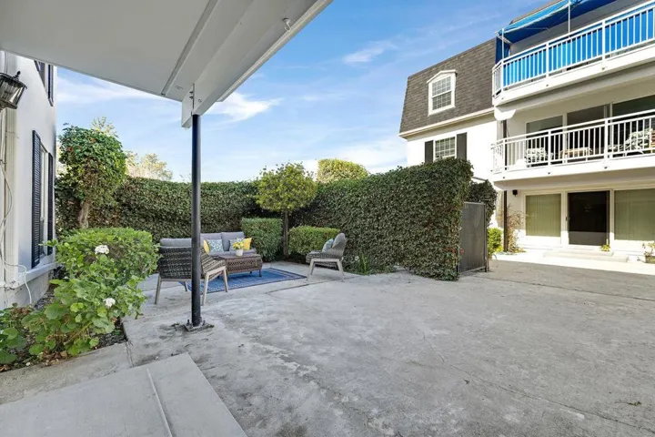 1945 Mount Vernon Court 3, Mountain View, California 94040