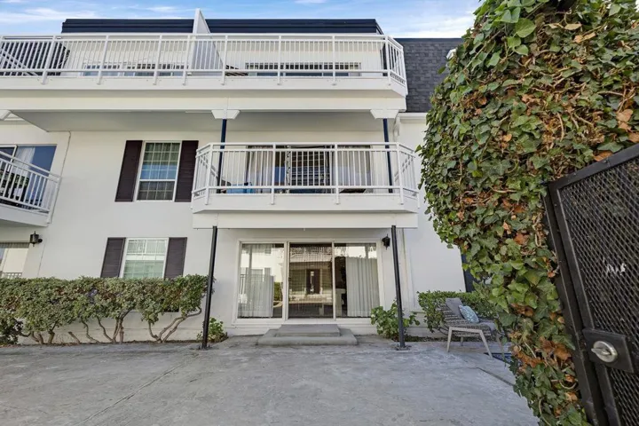 1945 Mount Vernon Court 3, Mountain View, California 94040