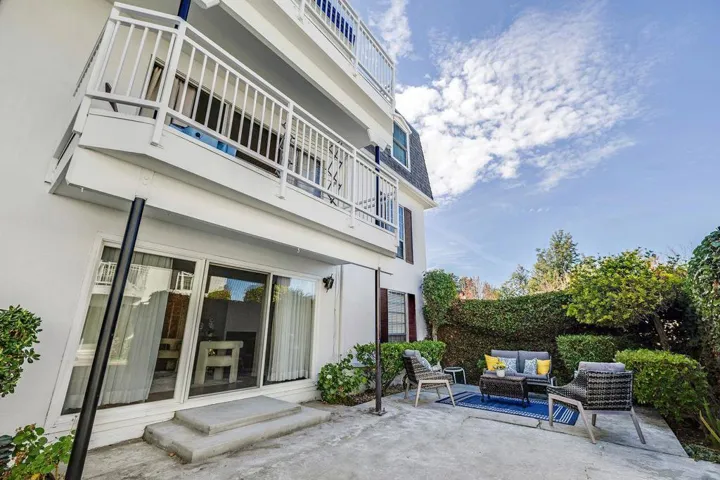 1945 Mount Vernon Court 3, Mountain View, California 94040