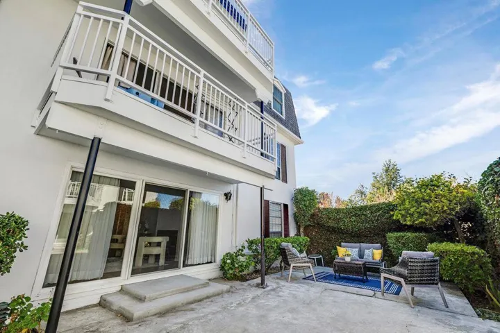 1945 Mount Vernon Court 3, Mountain View, California 94040