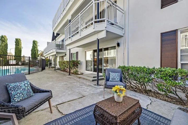 1945 Mount Vernon Court 3, Mountain View, California 94040