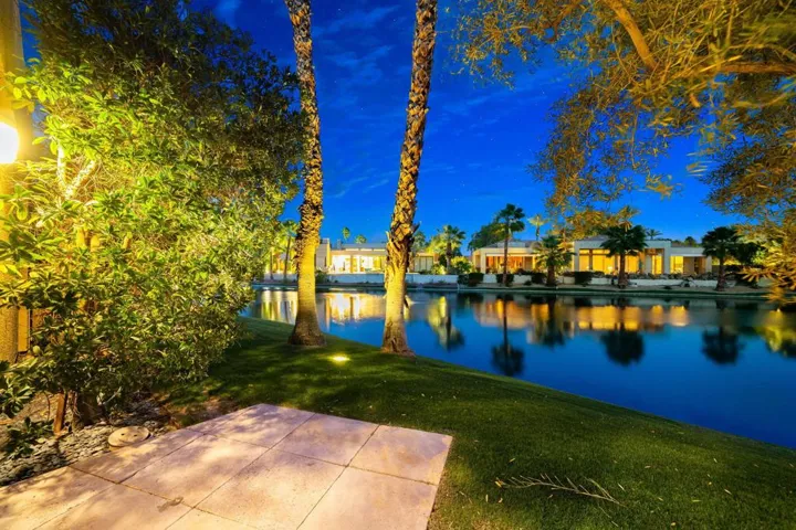 143-web-or-mls-JBTurnberry_OPMG_0326_143