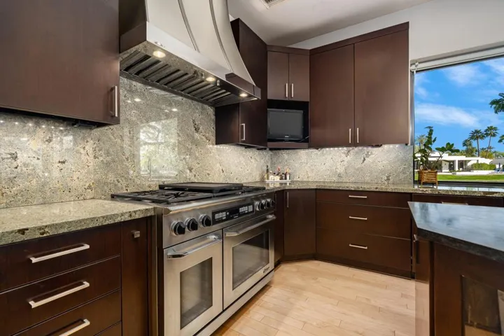 77-web-or-mls-JBTurnberry_OPMG_0326_077