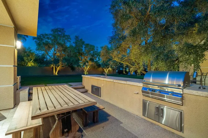 133-web-or-mls-JBTurnberry_OPMG_0326_133