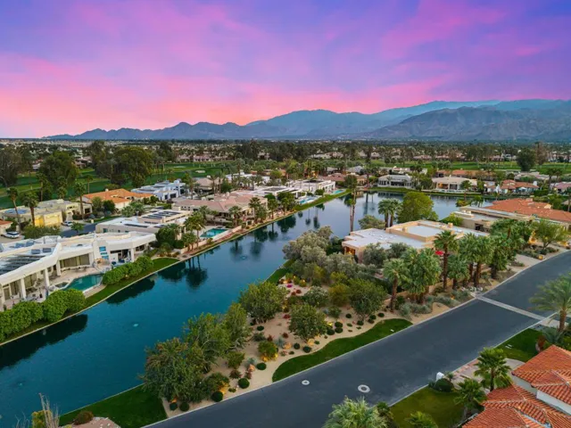 107-web-or-mls-JBTurnberry_OPMG_0326_107